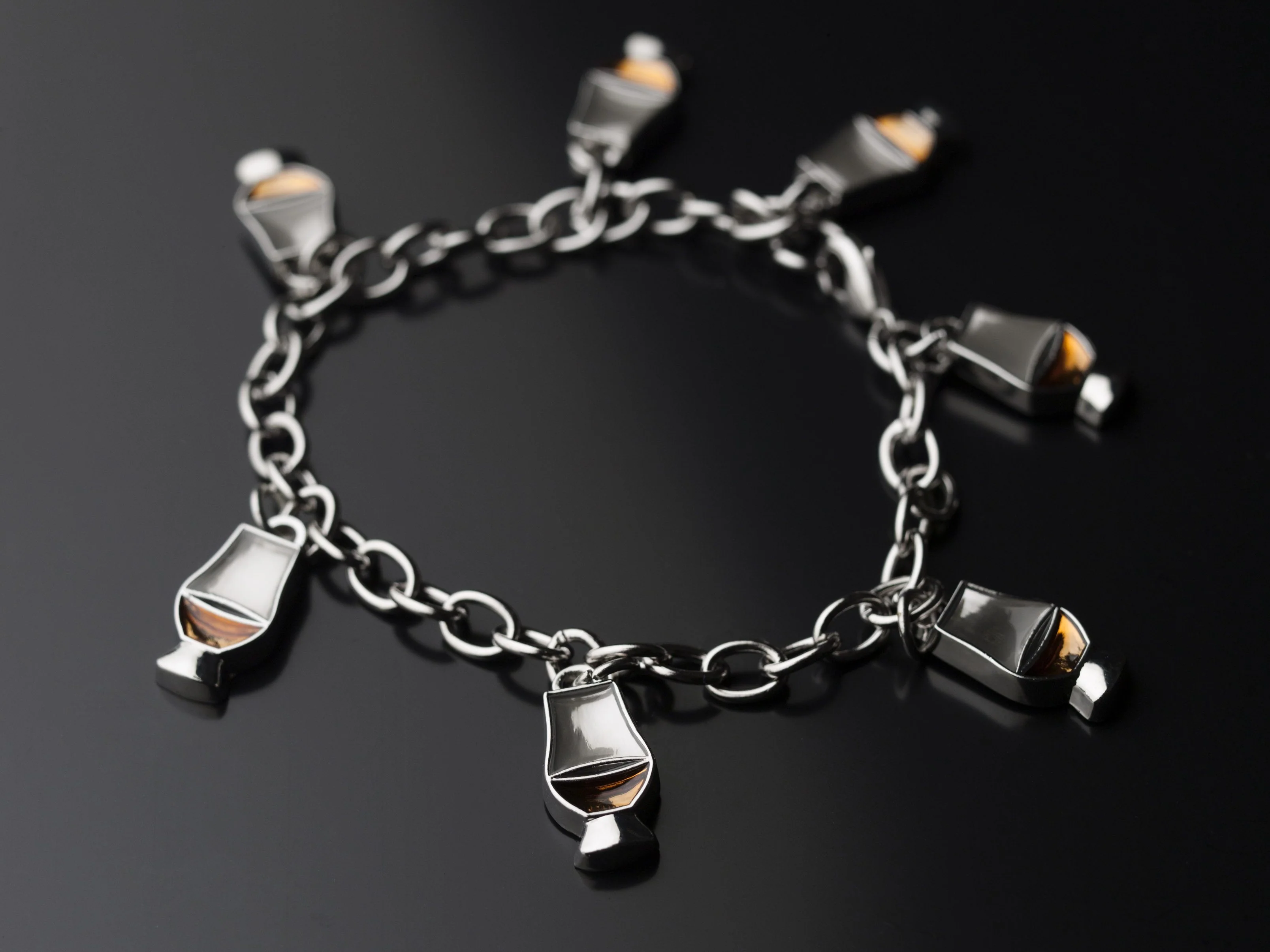 Nosing Glass Bracelet - Image 3